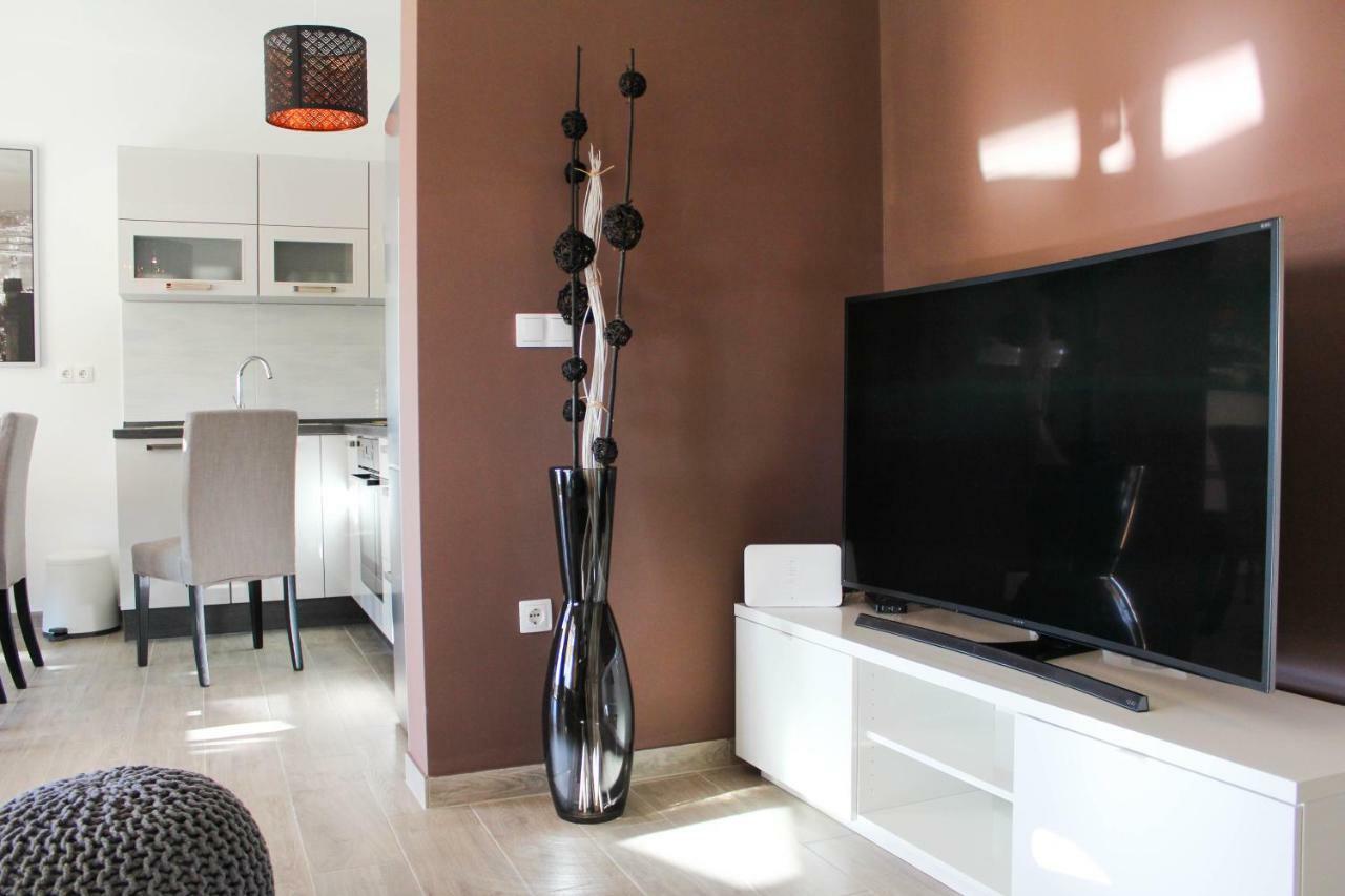 Luxury With Private Pool Apartament