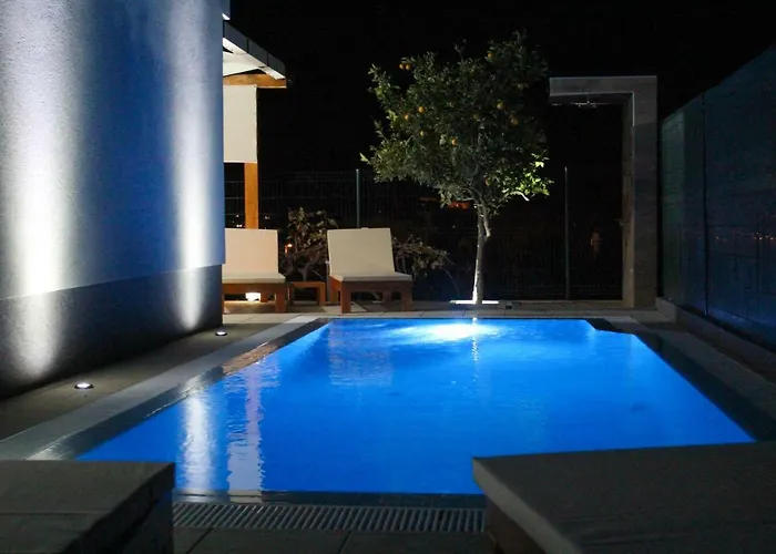 Luxury Apartment With Private Pool